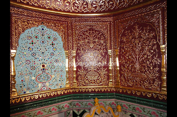 Gold leafing on dome at 24K Goldleafing at Masjid - Jaipur, Jaipur — Jaipur Gold Leaf